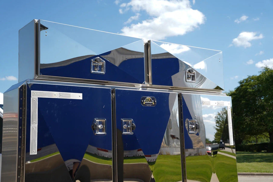 Head rack with 5 boxes